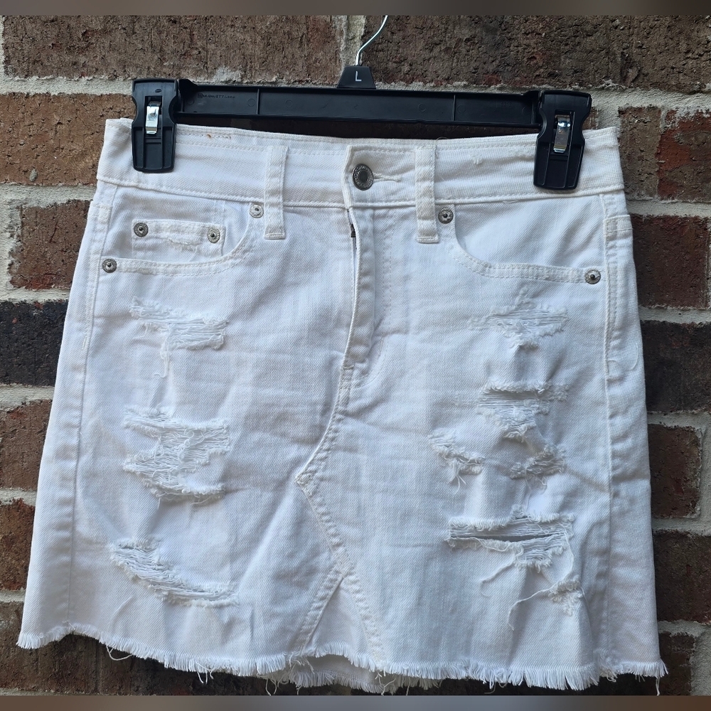 American Eagle White Distressed Denim Skirt